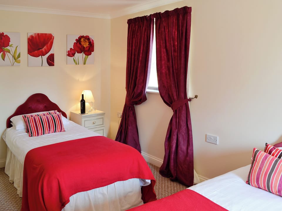 Twin bedroom | Riverview, Nr. Liskeard