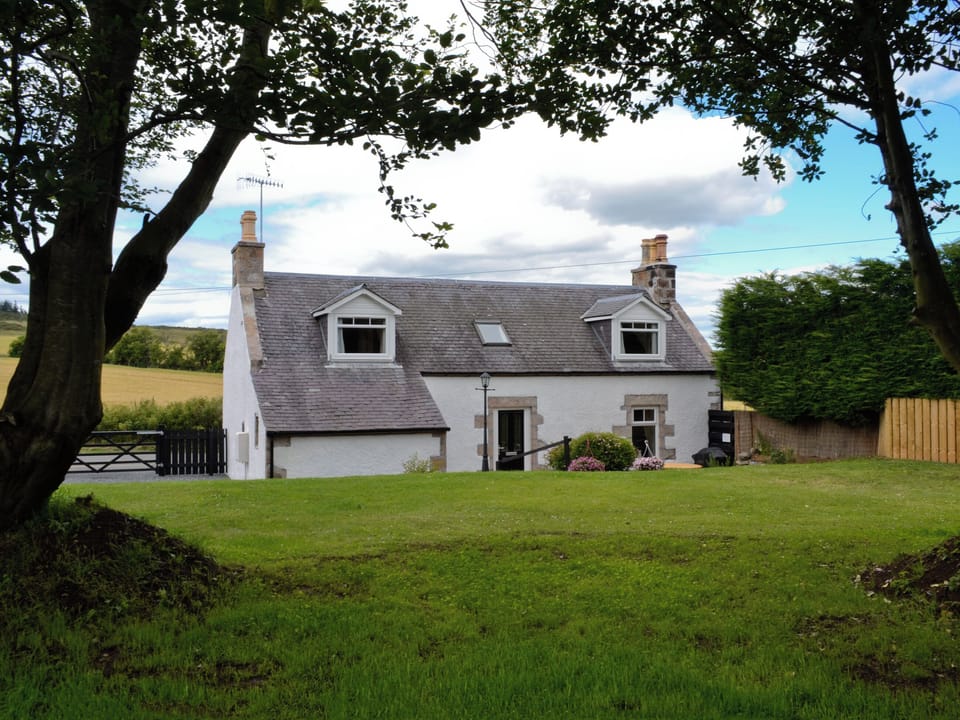 Exterior | Longcroft Cottage, Oyne, nr. Insch