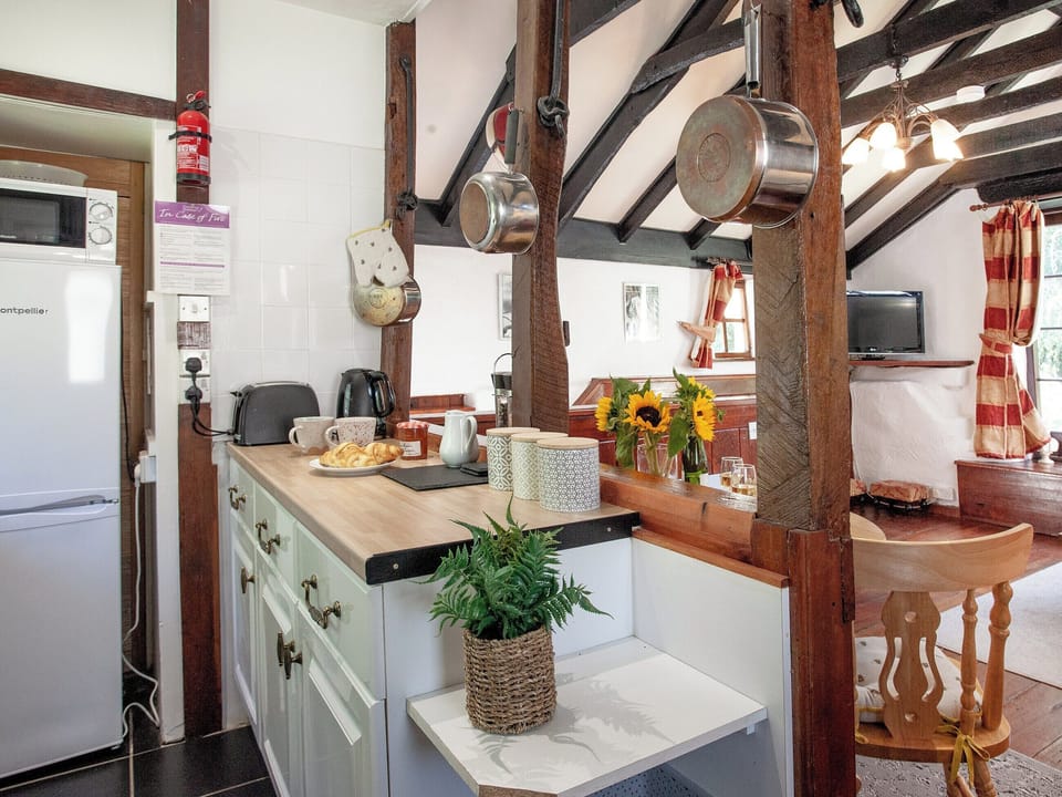Kitchen area | Alyshan, Merrymeet, near Liskeard