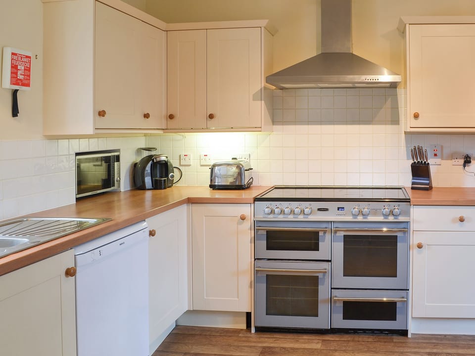 Cosy shabby chic kitchen diner | Einich, Newtonmore, near Aviemore