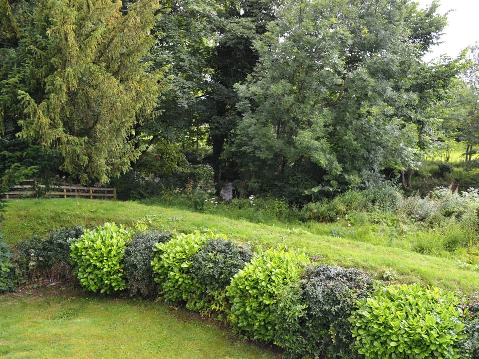Garden | 7 Elm Court - Greta Grove Apartments, Keswick