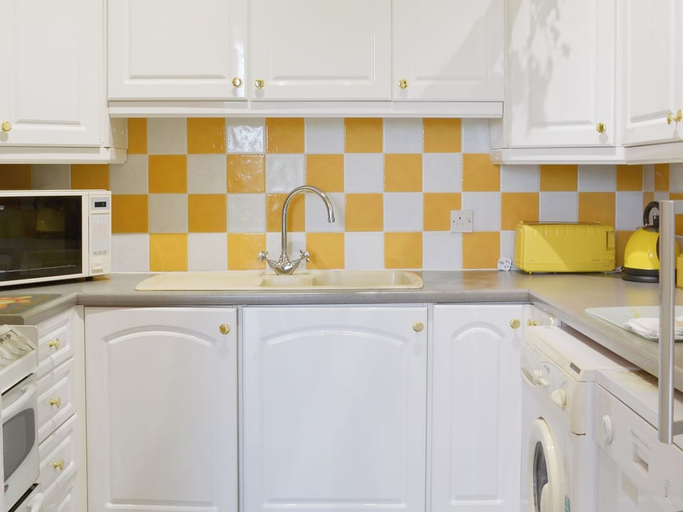 Kitchen/diner | Foulston Apartment - Rosecraddoc Manor, Liskeard