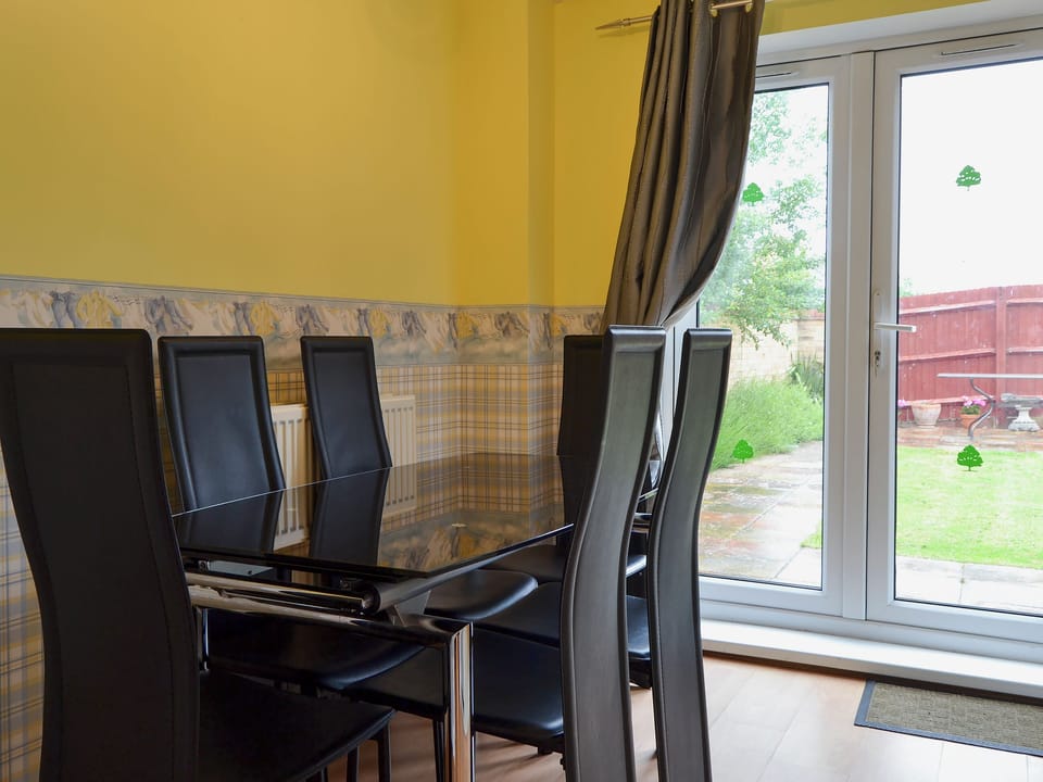 Dining raea | Marina View, East Cowes