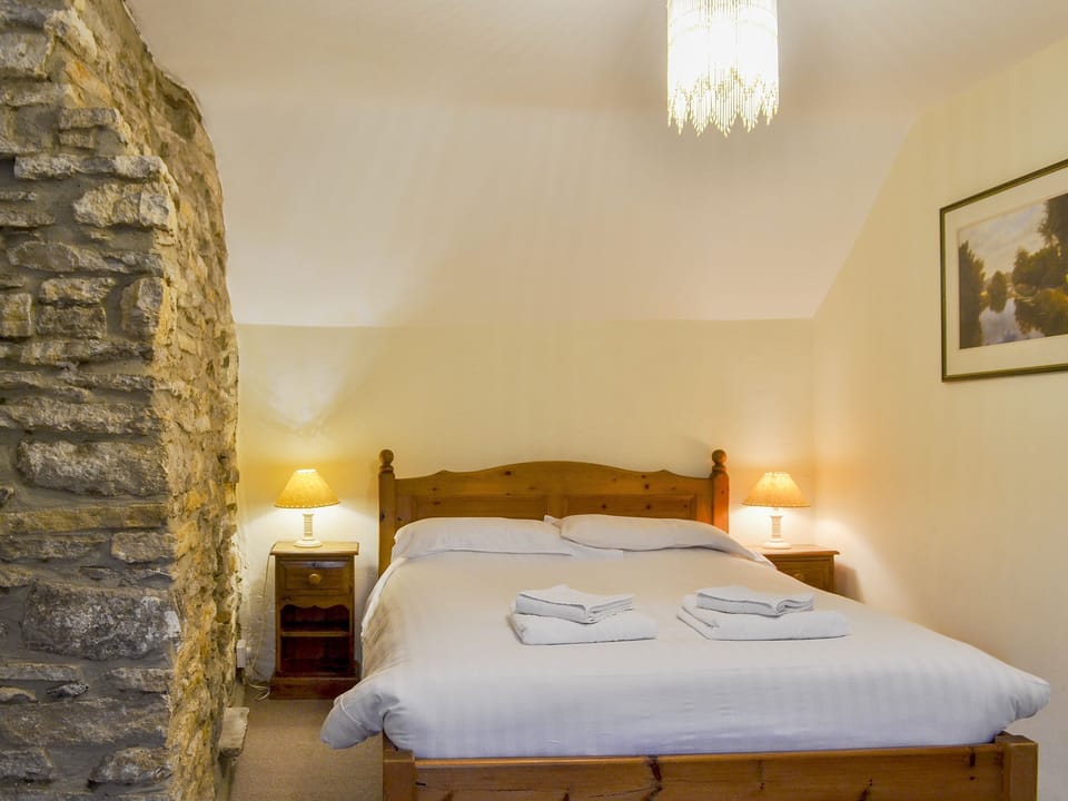 Comfortable double bedroom | Mulberry Cottage - Acton Cottages, Acton, near Langton Matravers