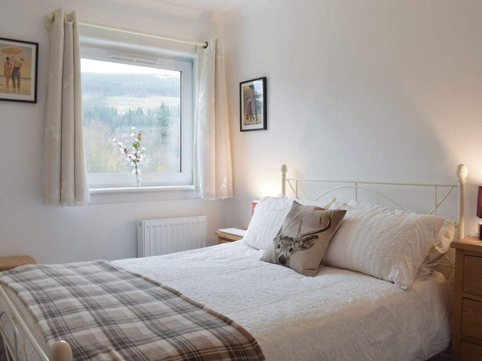 Peaceful double bedroom | Tigh Raineach, Strathyre, Callander
