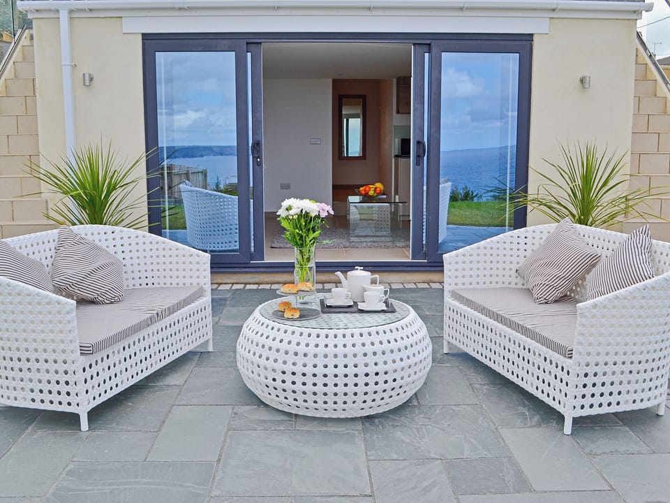 Sitting-out-area | Sea Vista, Port Isaac