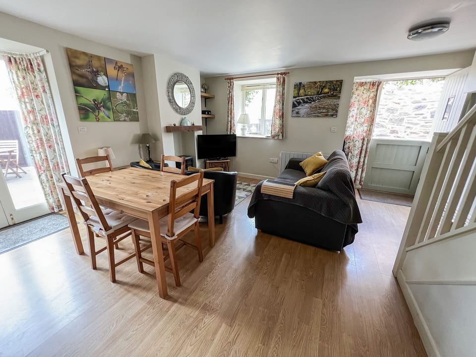 Open plan living space | Dragonfly 2 - Dragonfly Barn, North Newton