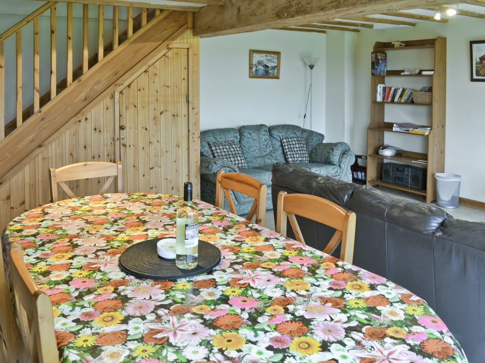 Living room/dining room | North Moor Farm Cottages - Robin, Flamborough