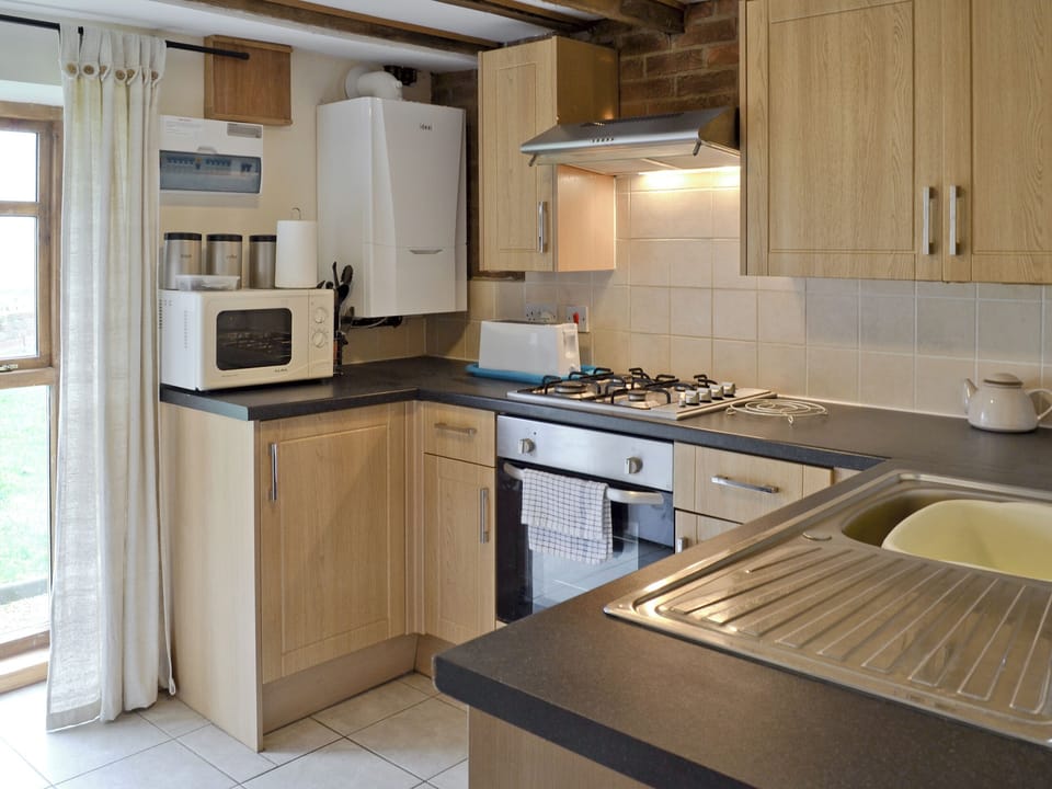 Kitchen | North Moor Farm Cottages - Robin, Flamborough