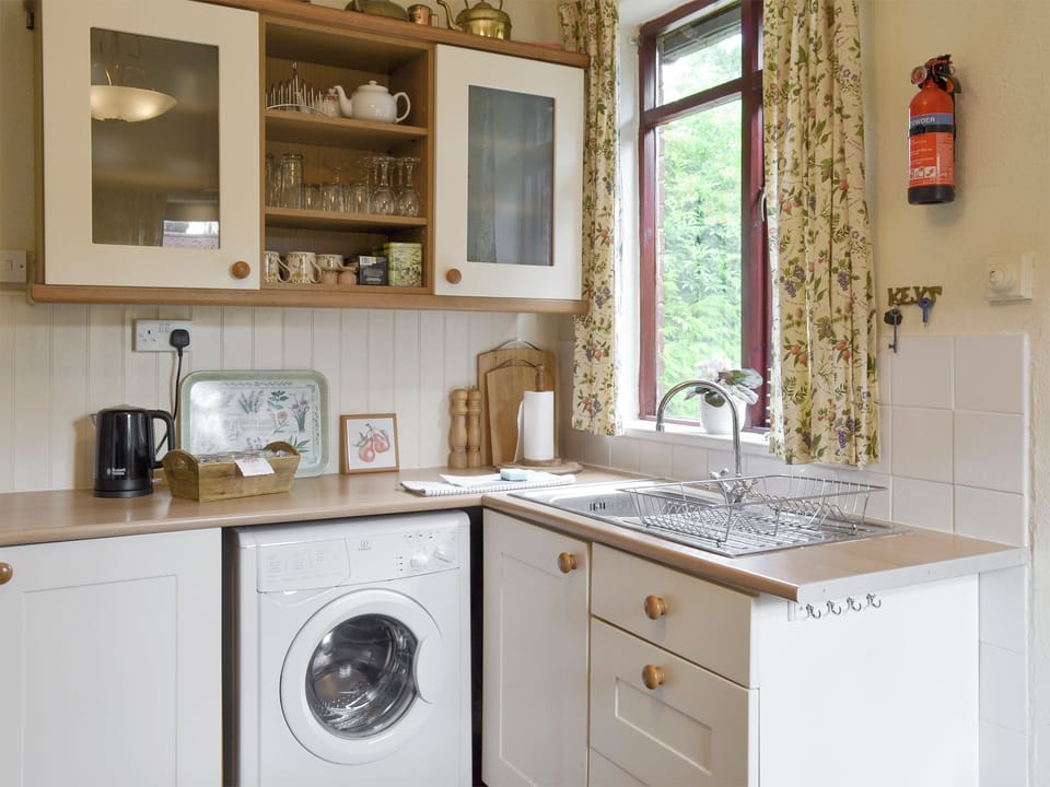 Well-equipped kitchen | Peasholm, Thornton le Dale, near Pickering