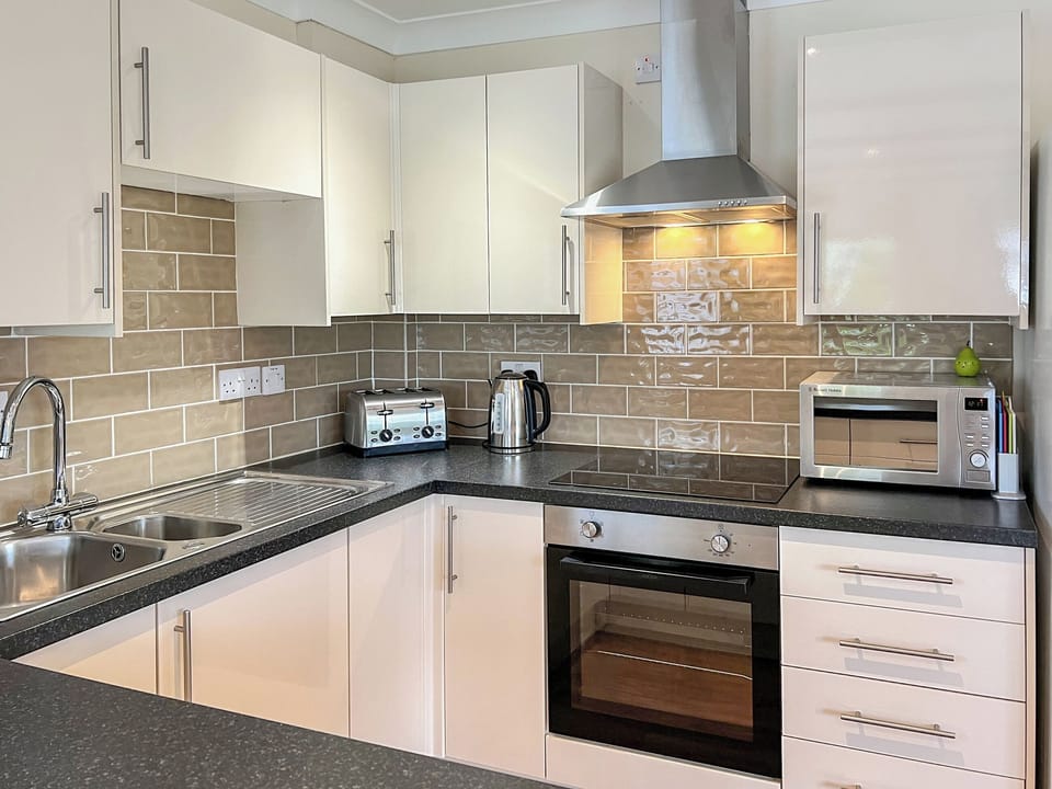 Kitchen area | Badgers Drift, East Taphouse, near Liskeard