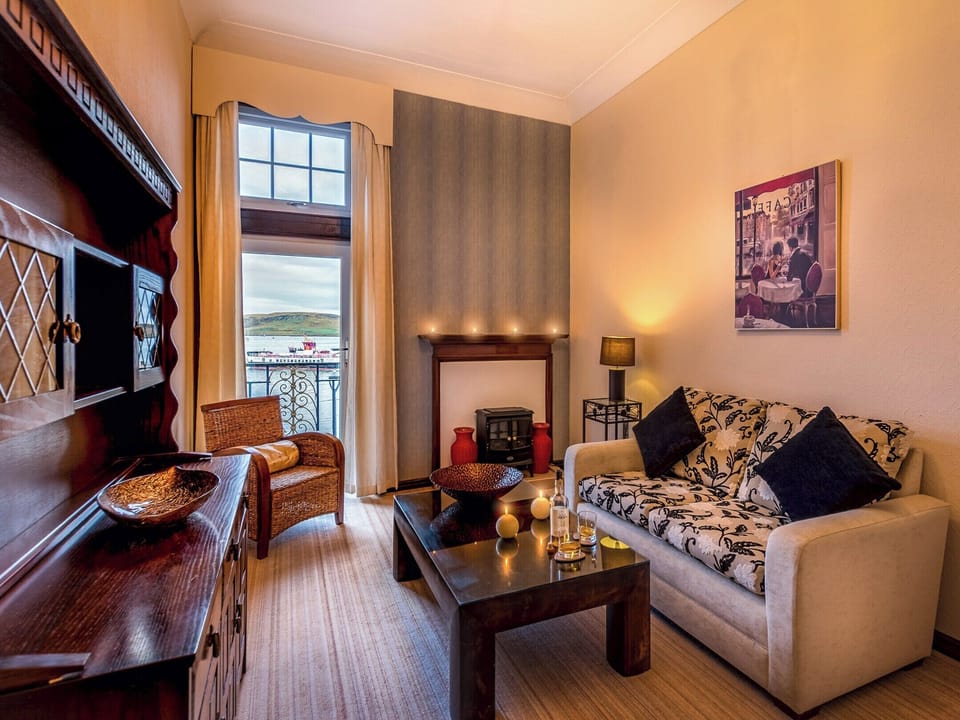 Delightful sitting room | Captain&rsquo;s Folly, Oban