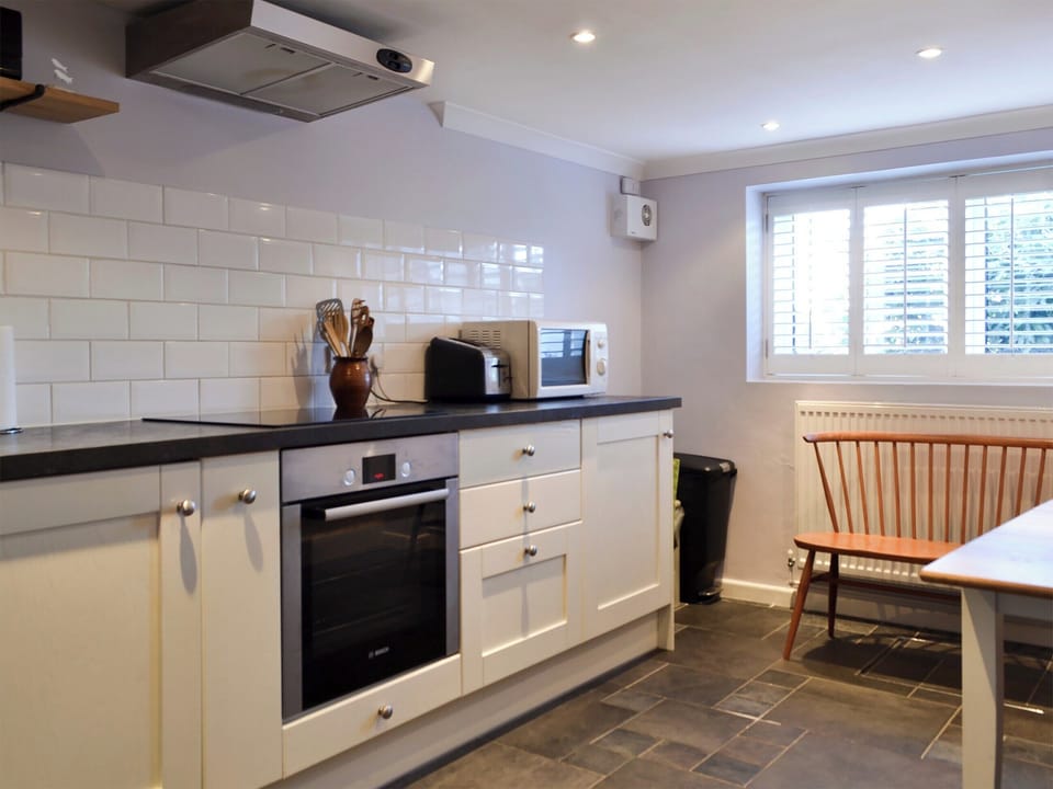 Kitchen and dining area | Bosun&rsquo;s Locker, Lymington
