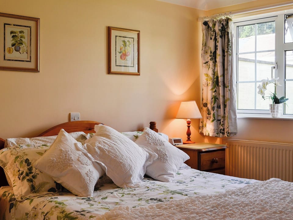 Double bedroom | Cider Press Cottage, Oldcroft, Lydney