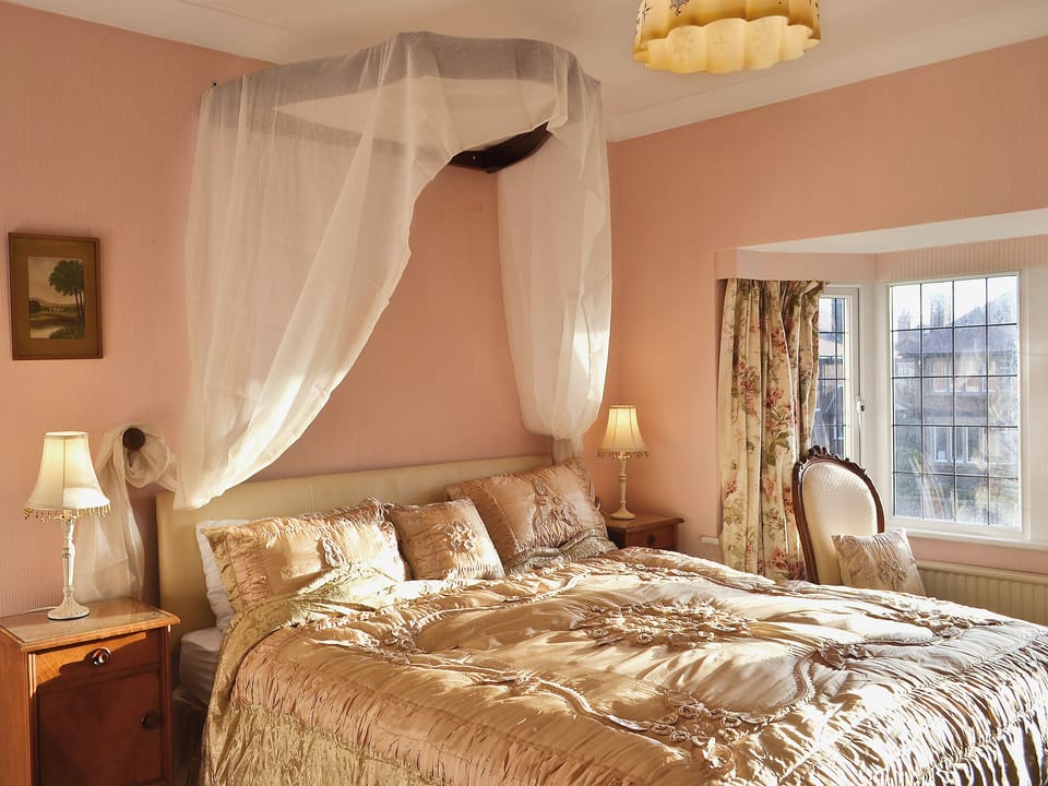 Double bedroom | Ivy House, Fairhaven, nr. St Anne&rsquo;s