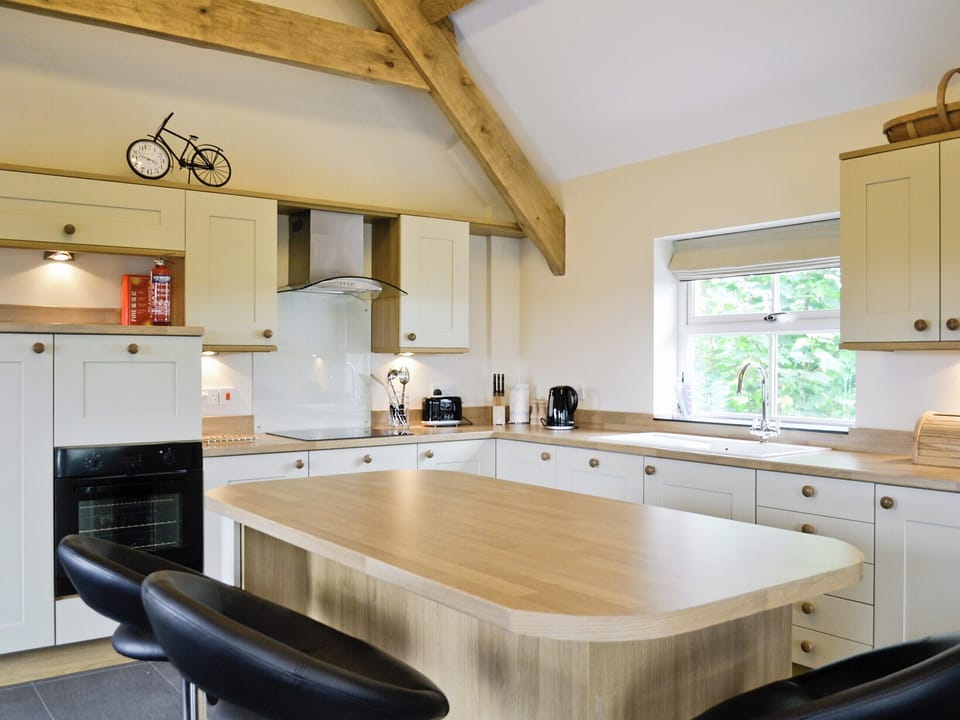 Open plan living/dining room/kitchen | Y Bwthyn, Tavernspite