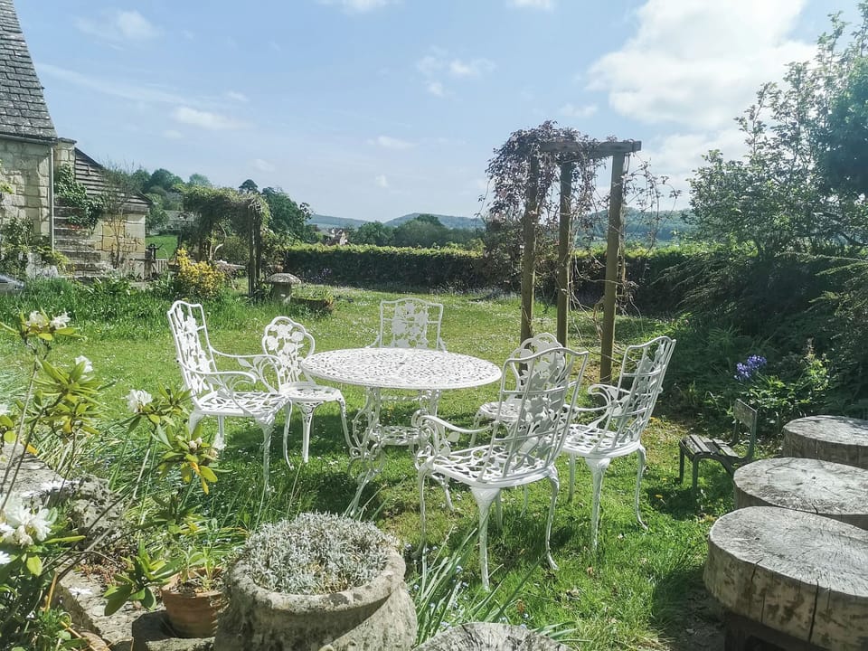 Sitting-out-area | Violet Cottage, Pitchcombe, near Painswick