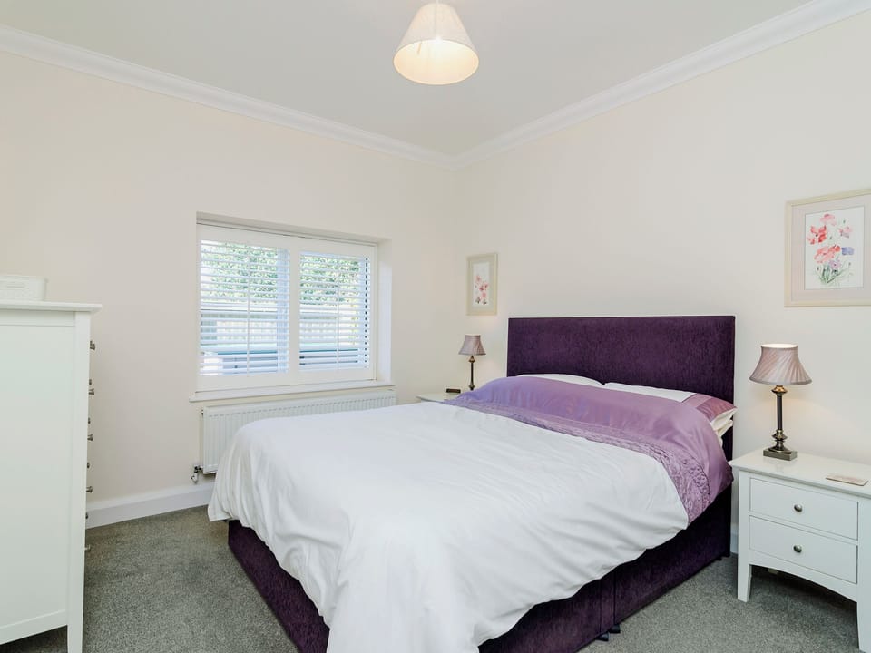 Comfortable double bedroom | Owls Croft, Broadstairs