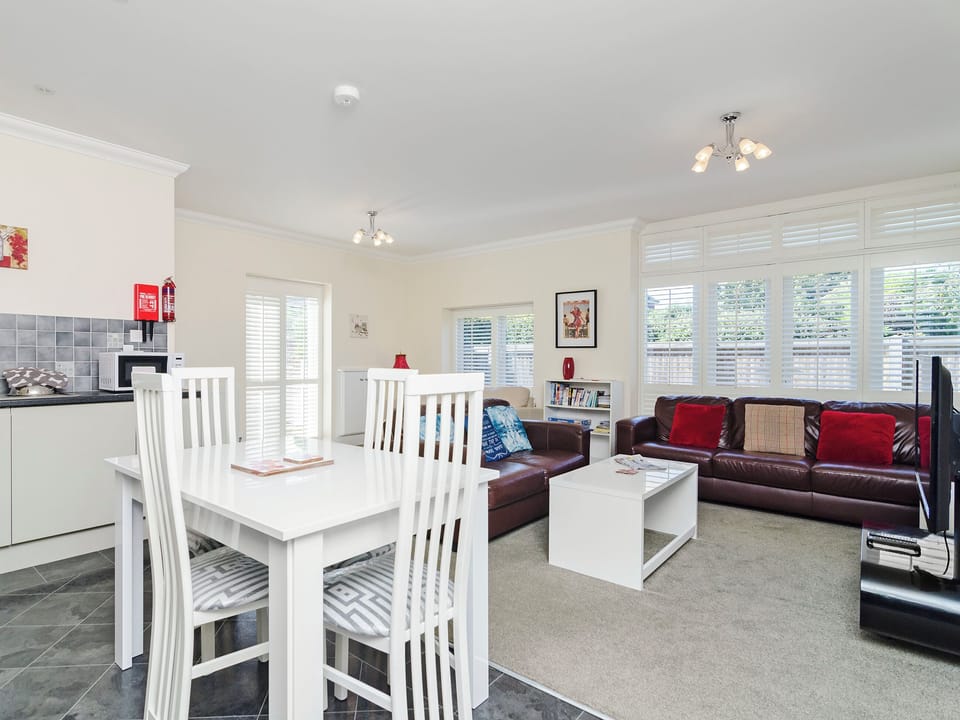 Beautifully presented open plan living space | Owls Croft, Broadstairs