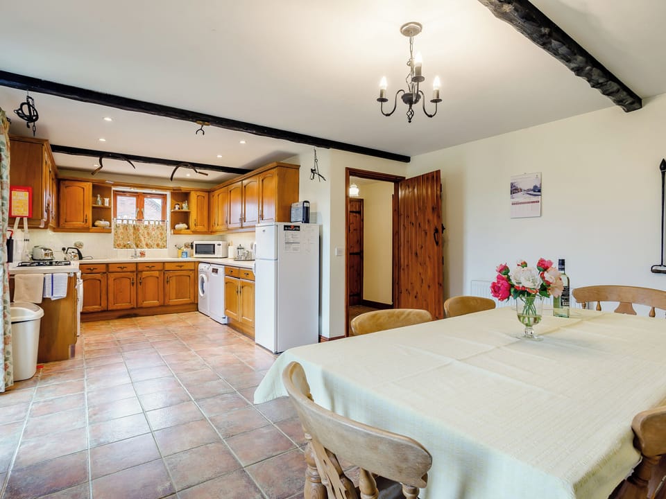 Kitchen/diner | Purlin Barn - Thorpland Manor Barns, Runcton Holme