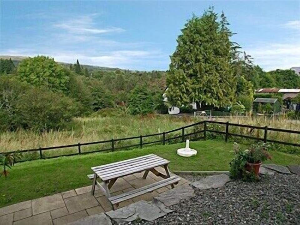 Outdoor eating area | The Old Lock House Apartments - Lock Side, Fort Augustus
