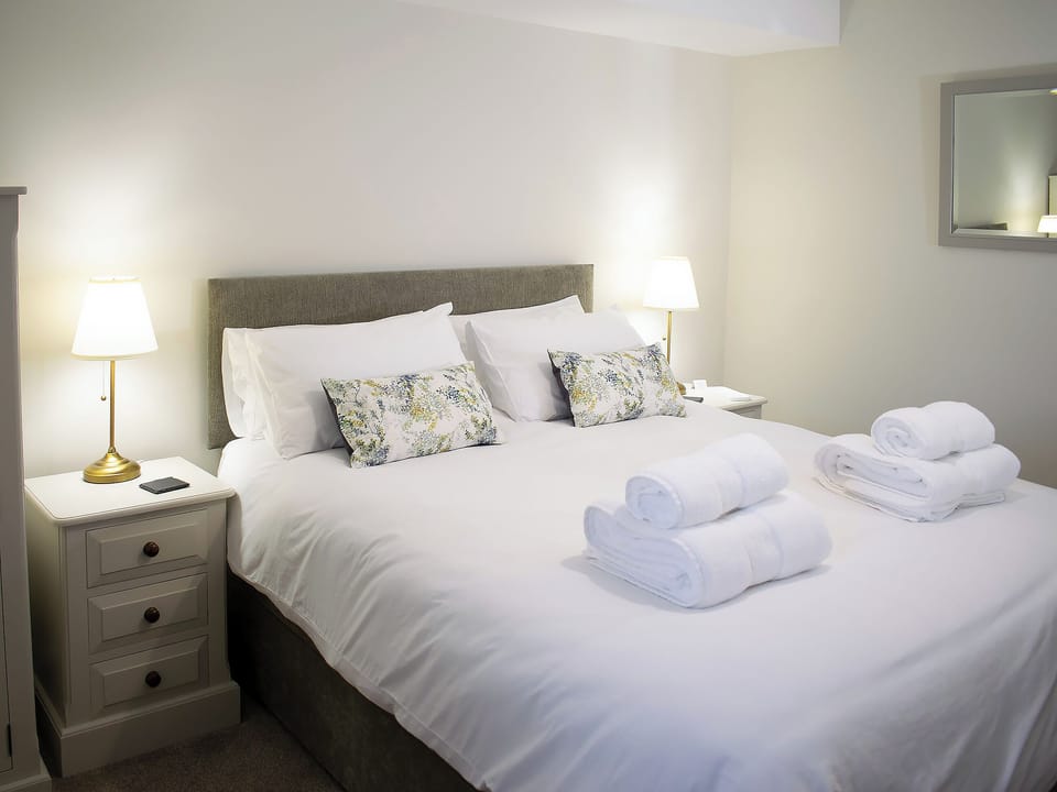 Ground Floor Kingsize Bedroom 1 | Whitehouse Farm Barn, Heathcote, near Hartington