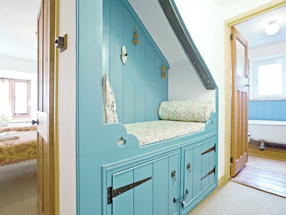 Landing | The Boot, Dulverton