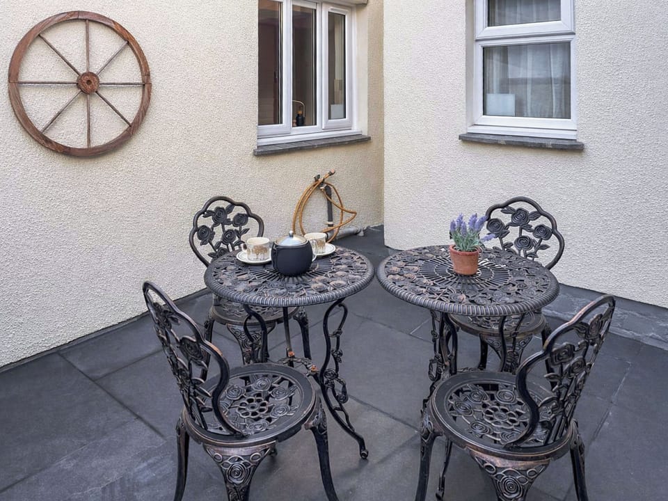 Outdoor courtyard | Lavender Cottage, Keswick