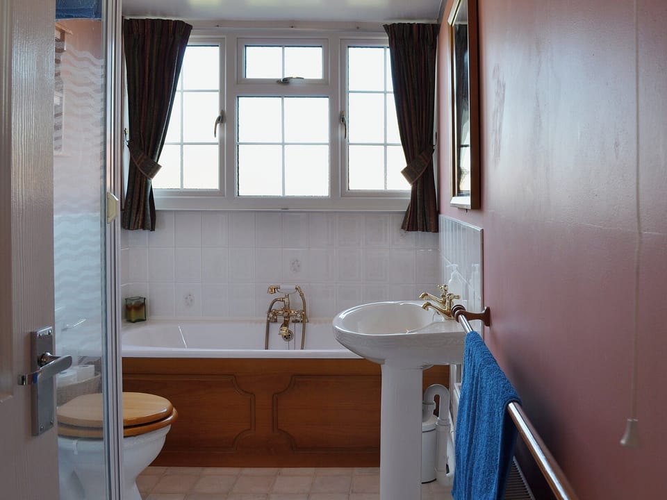 Bathroom | Dinsel, Upton