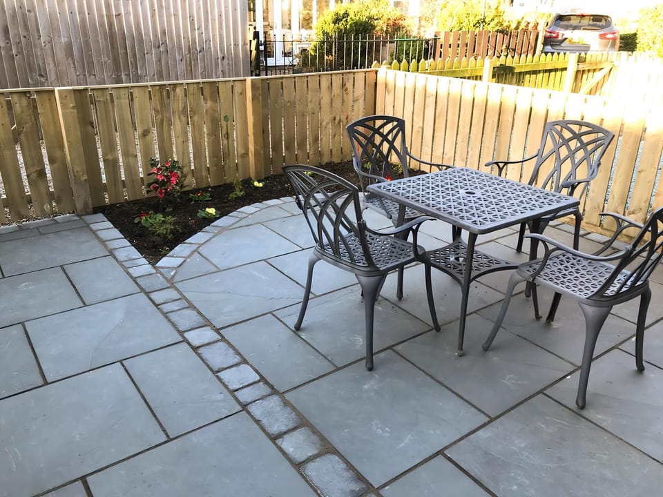 Sitting-out-area | 3 Catherine Cottages, Keswick