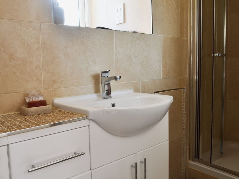 Shower room | Hen Efail, Pen-y-sarn near Amlwch
