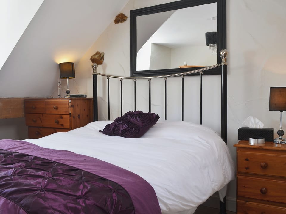 Double bedroom | Hen Efail, Pen-y-sarn near Amlwch