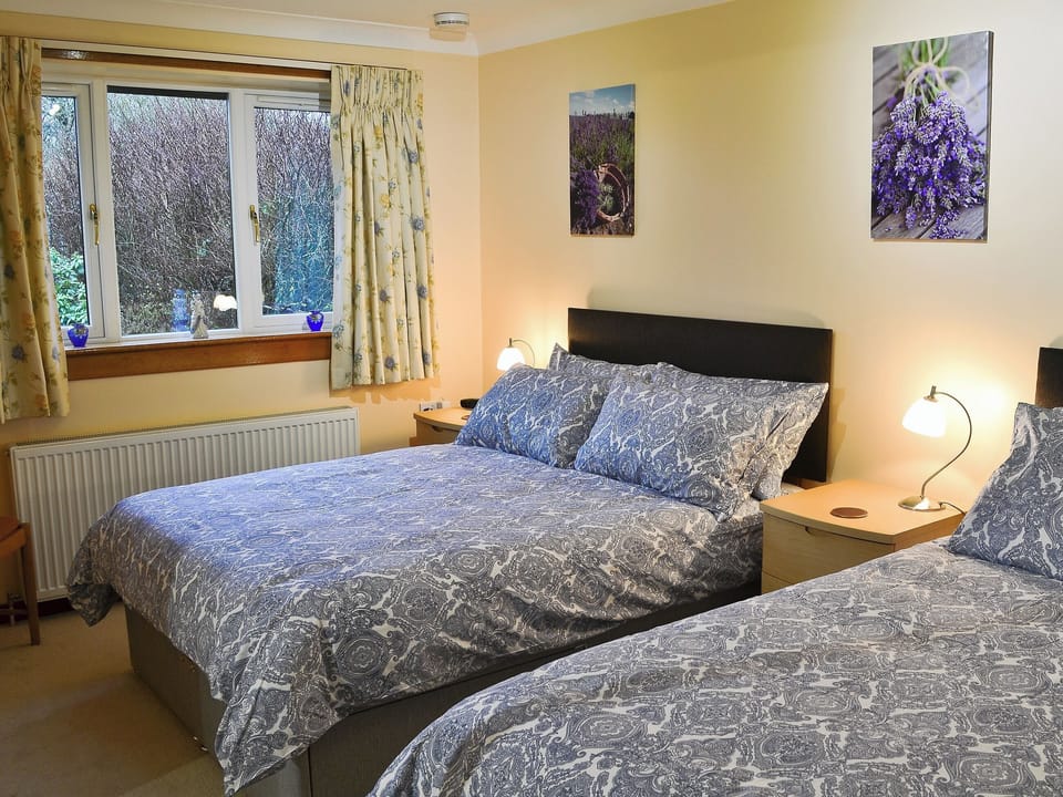 Twin bedroom | Eilean Donan, Kirknewton near East Calder