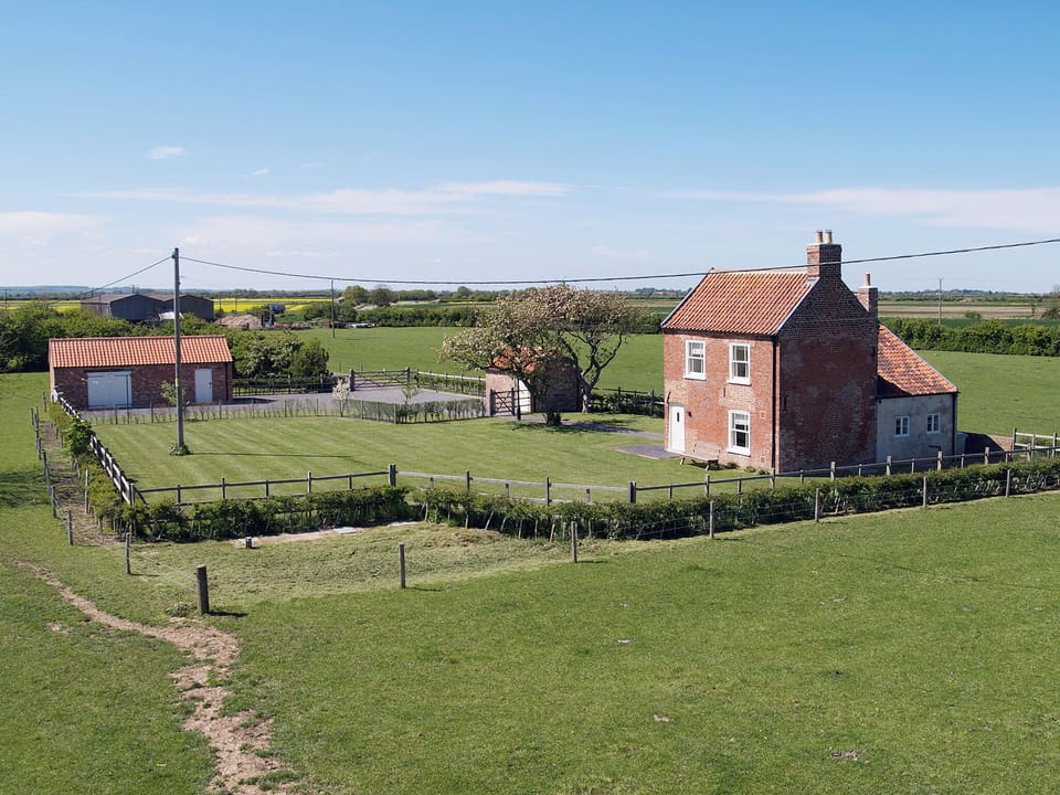 Exterior | Somer Leyton Cottage, Hogsthorpe, nr. Chapel St Leonards