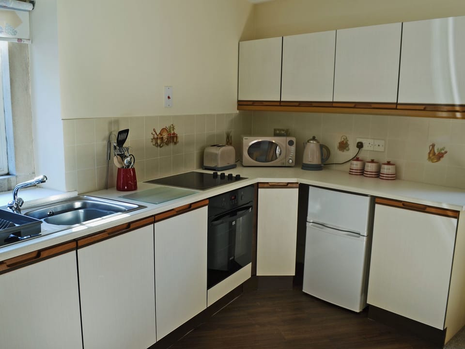 Well equipped kitchen/diner | The Old Mill Annexe, near Hartington