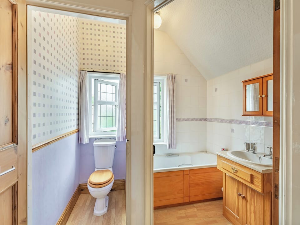 Bathroom | Elms Cottage, Morecambe