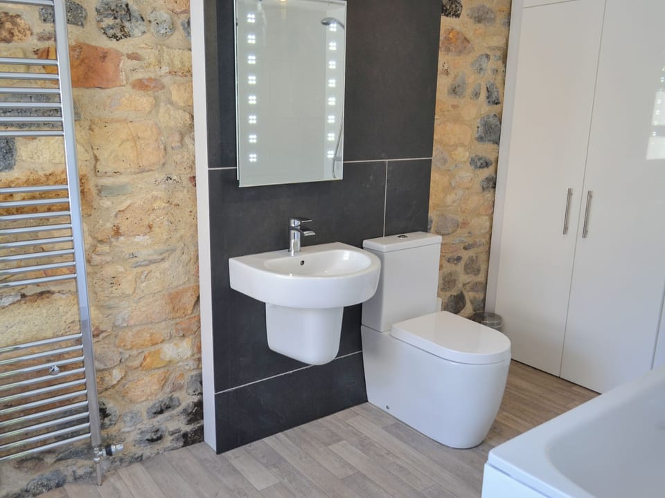 Bathroom | Sunrise - Little Crugwallins, St Austell
