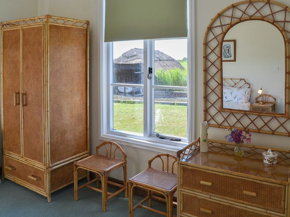 Charming double bedroom | The Studio, Hickling