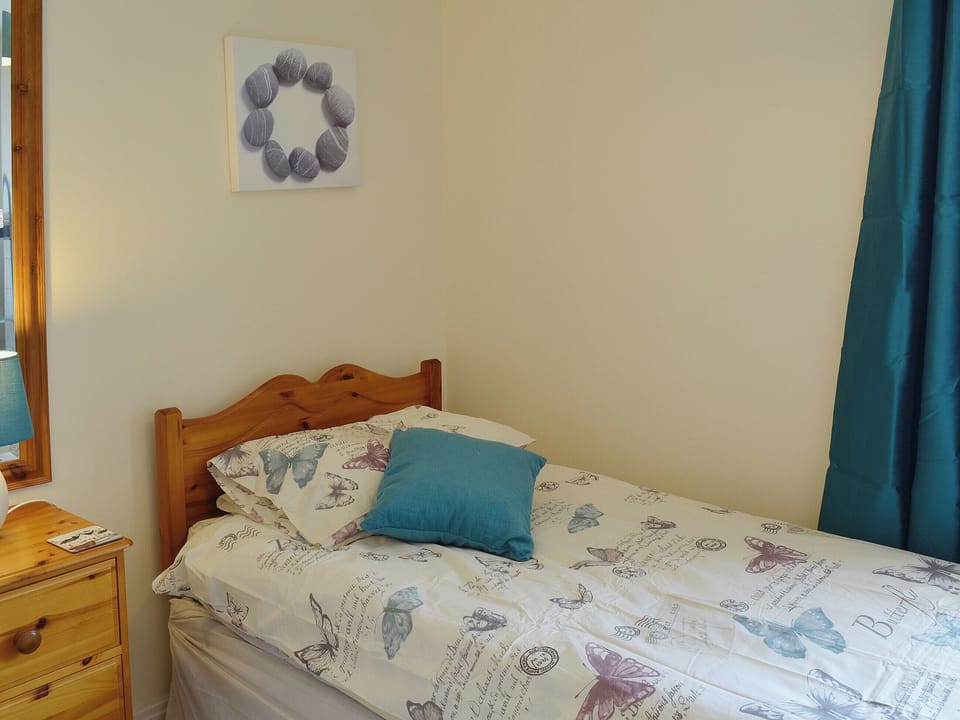 Single bedroom | Picturesk, Whitby