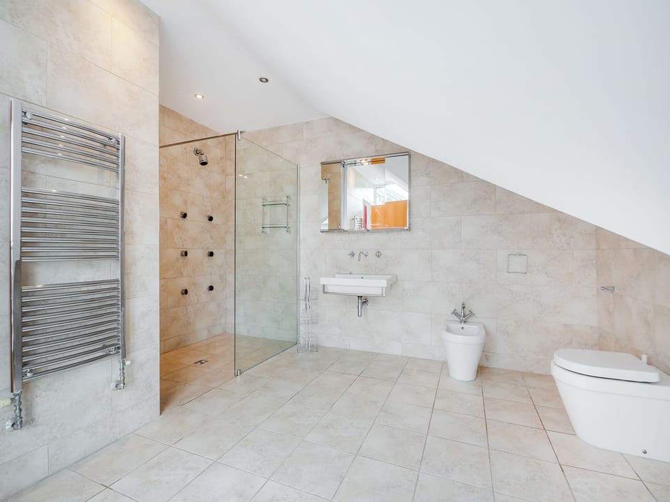 Bathroom | The Penthouse, Morfa Nefyn