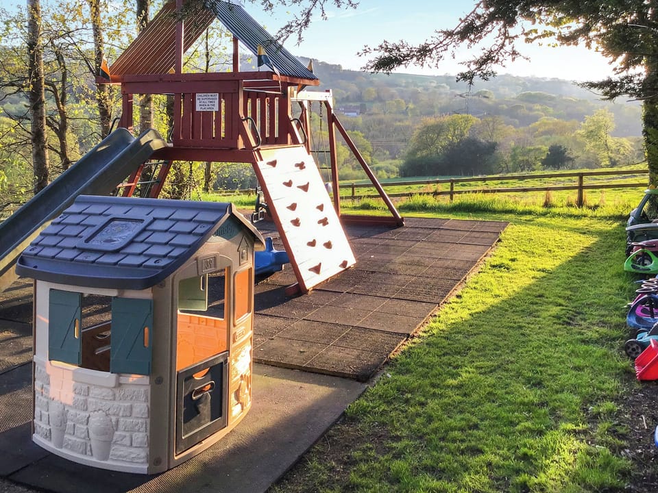 Outdoor | Higher Checkridge Farm- Cider House - Higher Checkridge Farm, Hawkchurch, near Lyme Regis