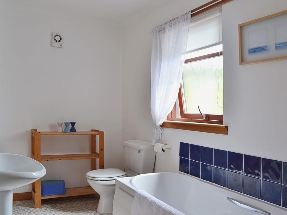 Bathroom | Bethany Cottage, Brig O&rsquo;Turk near Callender