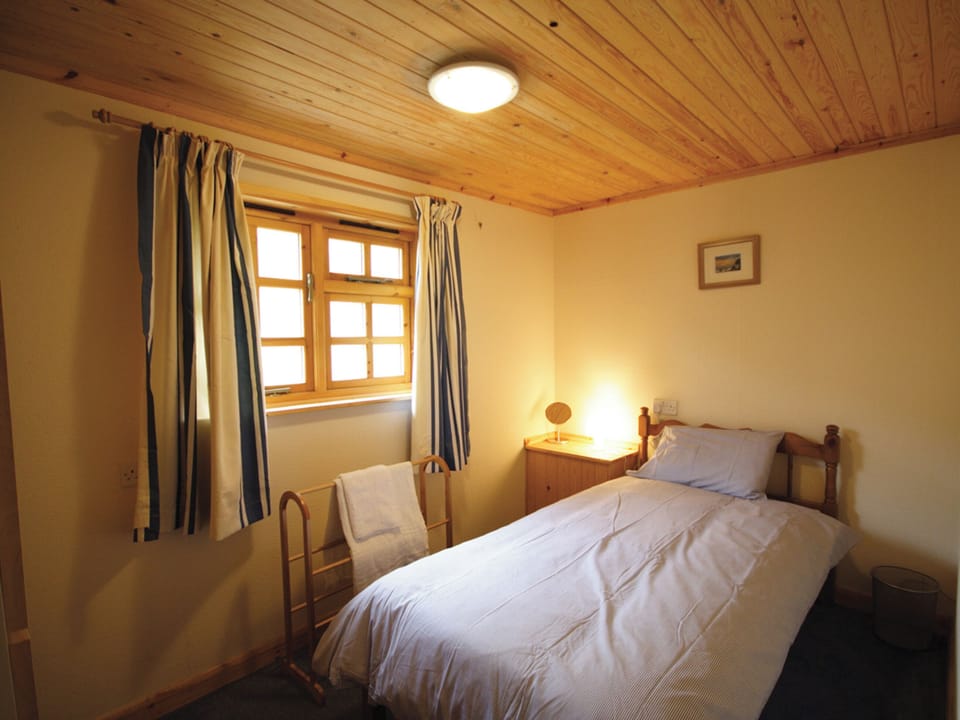 Meadow View single bedroom | Meadow View, Sea Palling, Norwich