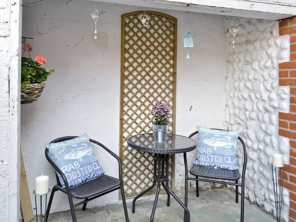 Sitting-out-area | Seashells, Cromer