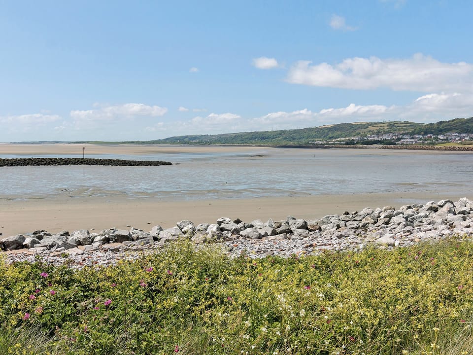 View | Beachlands, Gogledd