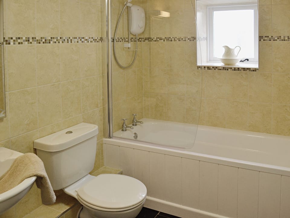 Bathroom | Meadow Mews, Chillington, nr. Kingsbridge