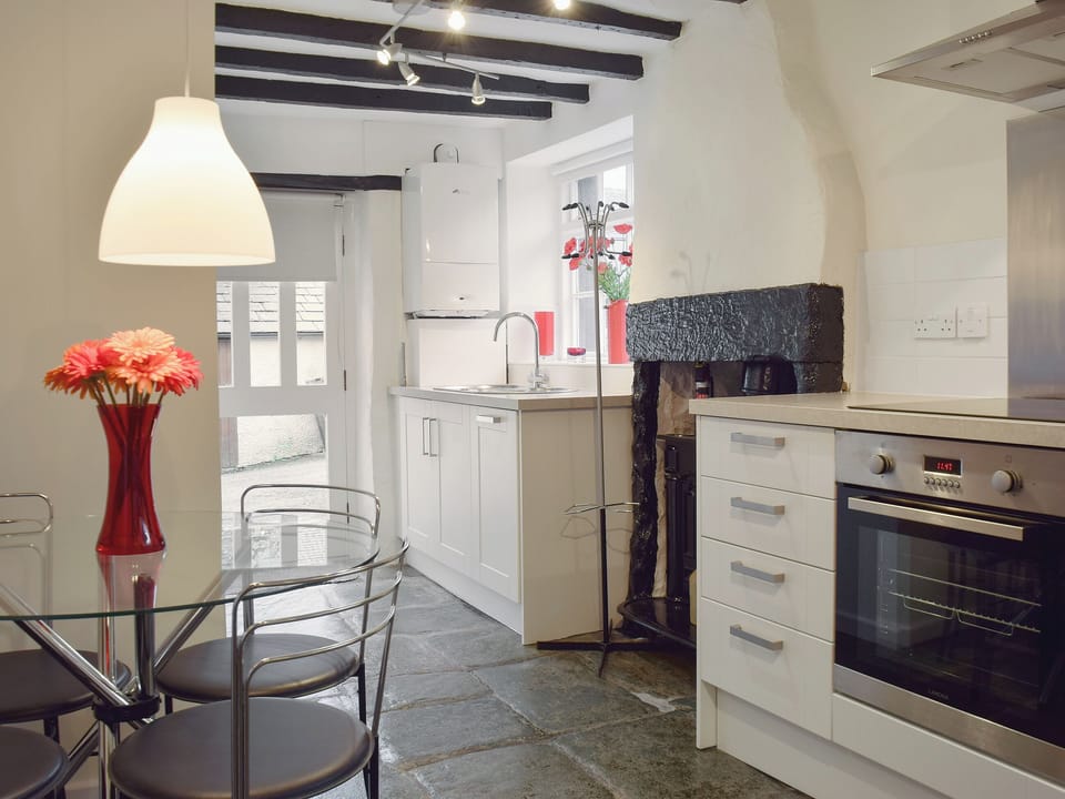 Well equipped kitchen/ diner | 4 The Plosh, Keswick
