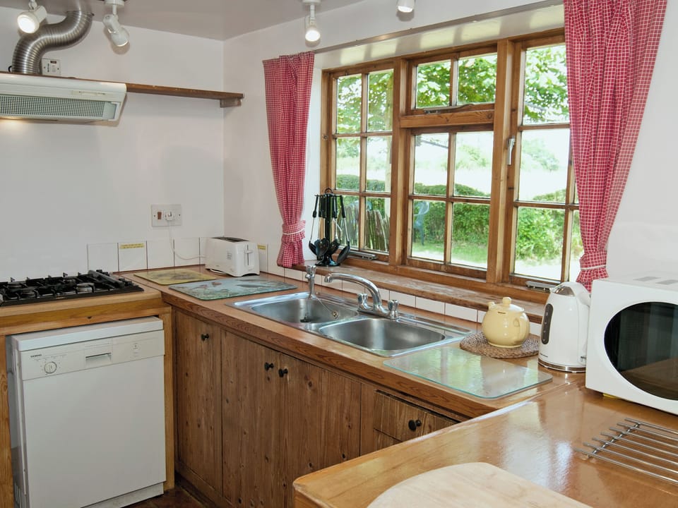 Kitchen/diner | Field Cottage, Sudbourne, nr. Orford