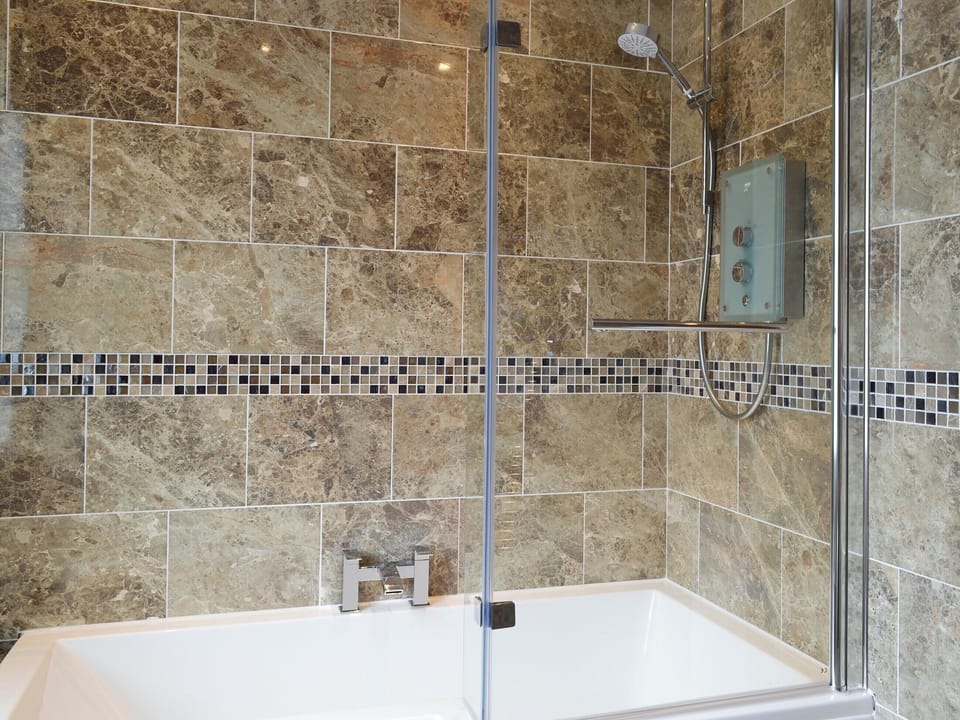 Bathroom | Reef Apartments - Dory, Sandown