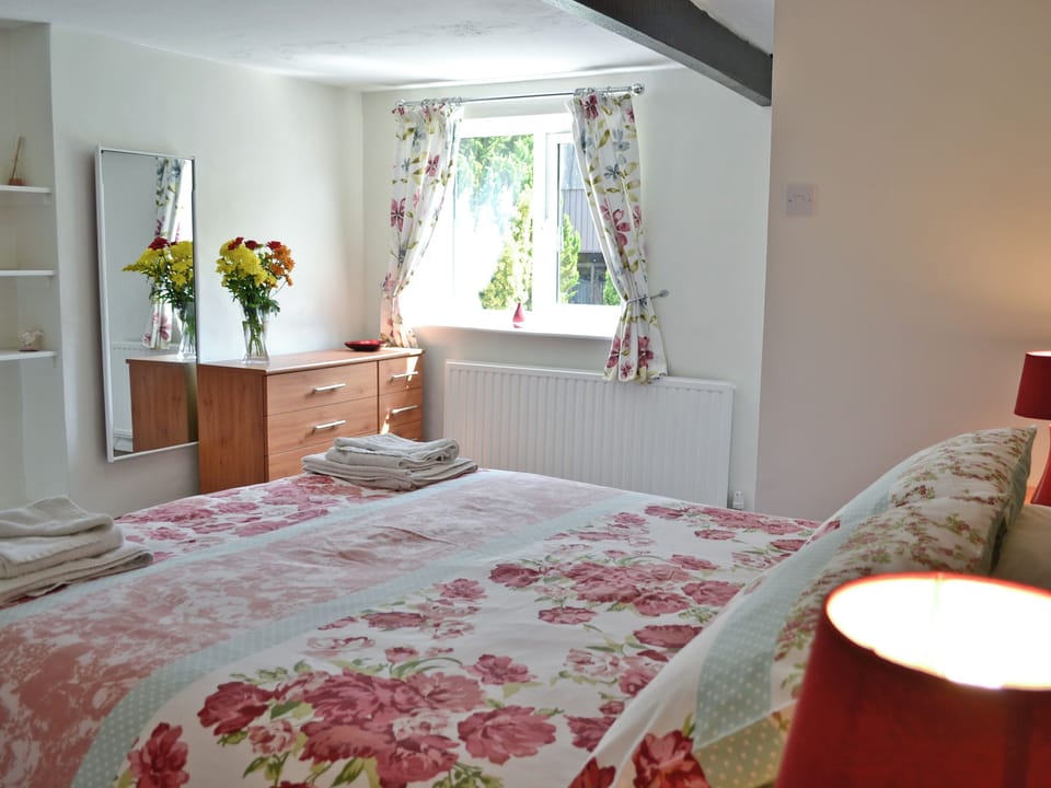 Double bedroom | Riverton Lakes and Holiday Cottages - The Lodge, Swimbridge, nr. Barnstaple